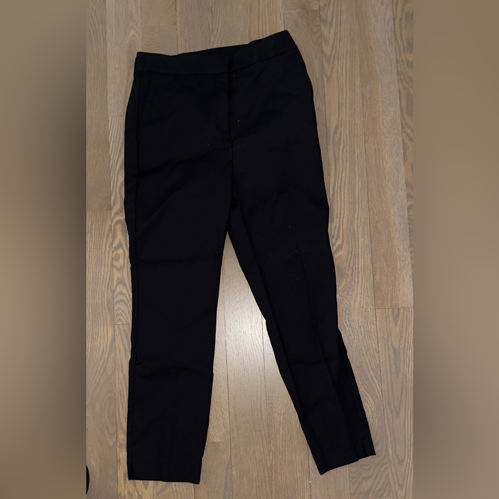 NEW/UNWORN Zara Cropped Dress Pants
Size L